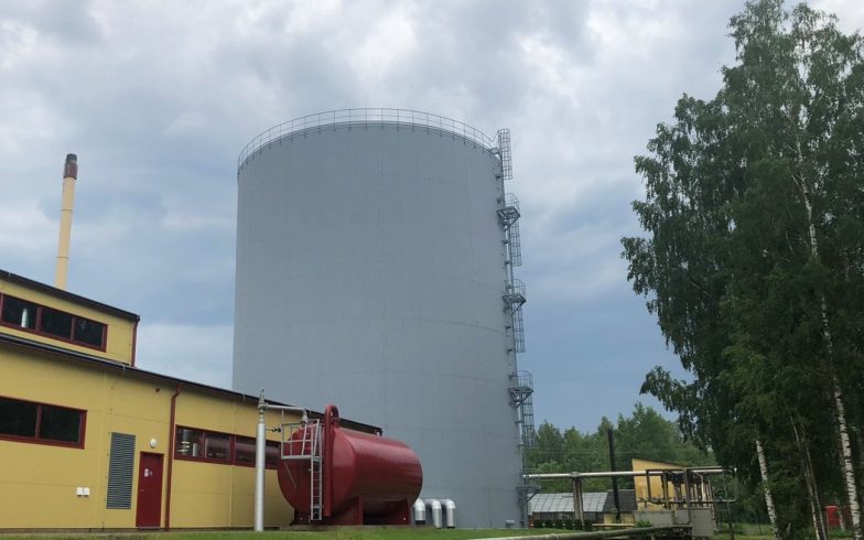 Bendrovės padalinyje Šilutės plente netrukus iškils panašaus dydžio akumuliacinė talpa, mažinanti šilumos kainą bendrovės klientams.